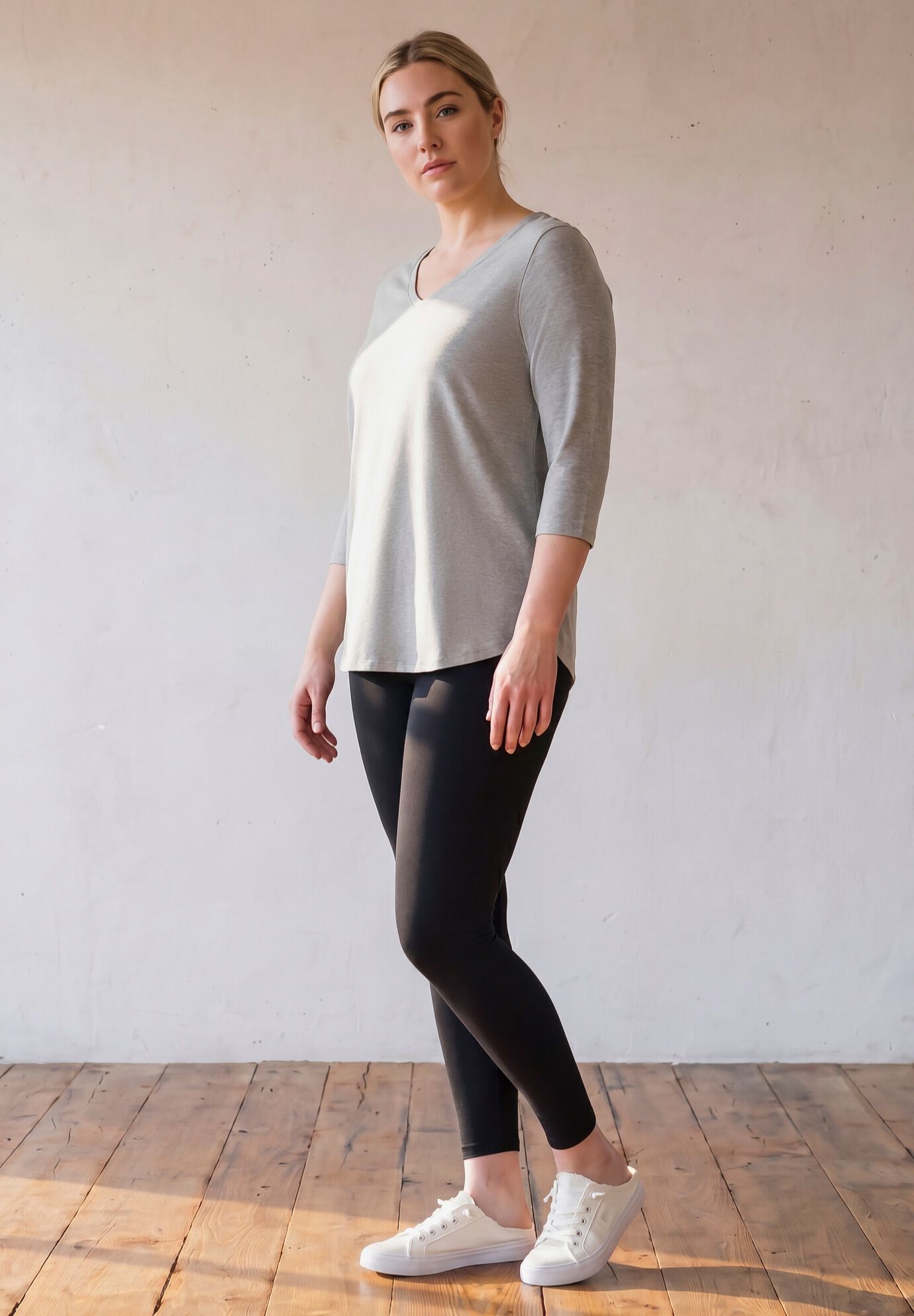Signature 3/4 Sleeve V-Neck Tee, HEATHER GREY, alternate image number 2