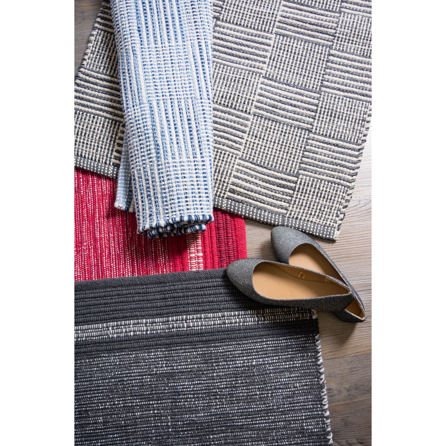 Variegated Red Handwoven Recycled Yarn Rug 2X3 Ft, , alternate image number 6