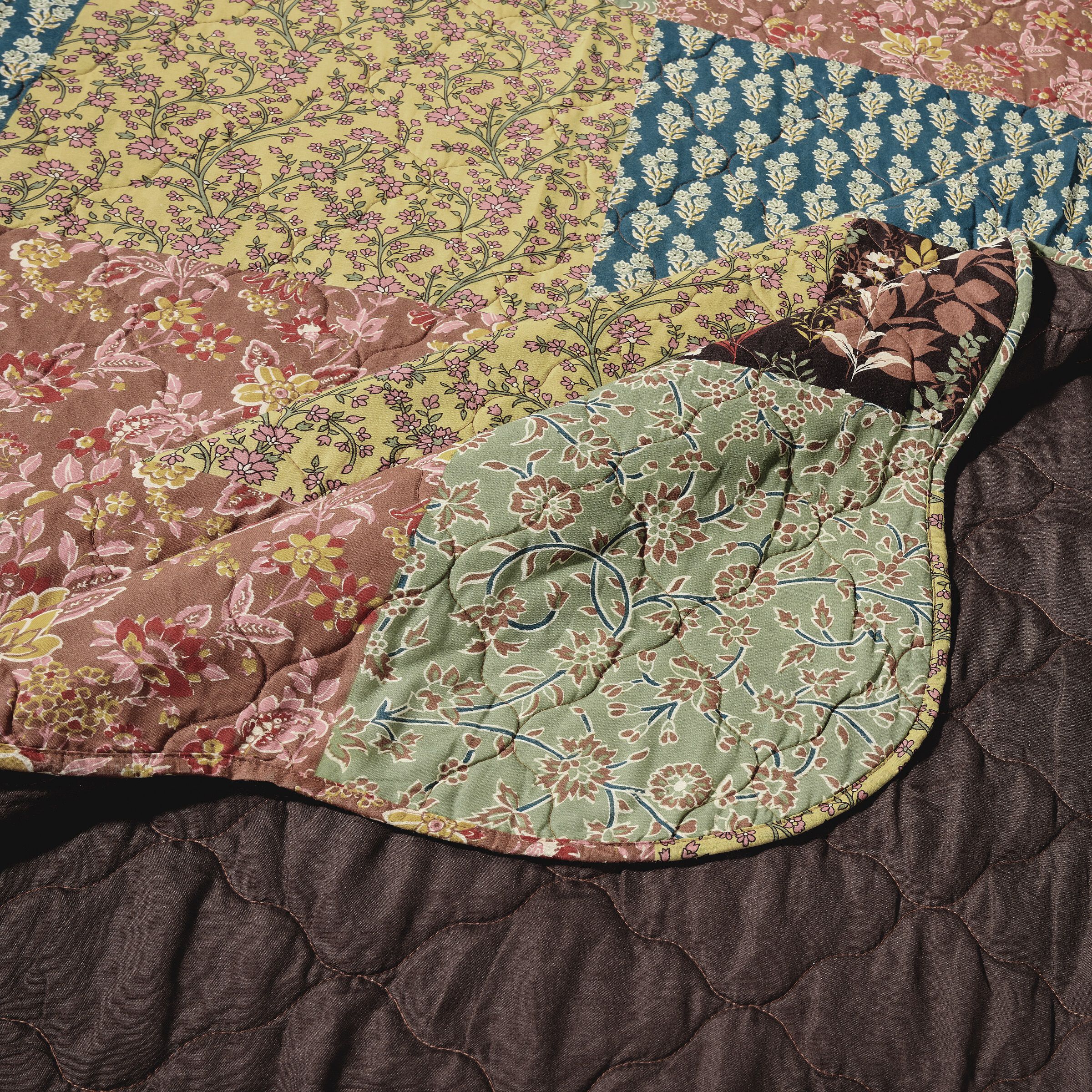 Hazel Vintage Floral Patchwork Quilt Set, MULTI, alternate image number 3