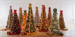 Scallop Edge Border Christmas Tree Skirt 