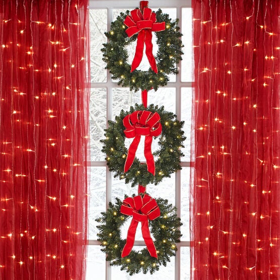 Set Of 3 Cordless Pre-Lit Mini Christmas Wreaths, , alternate image number null