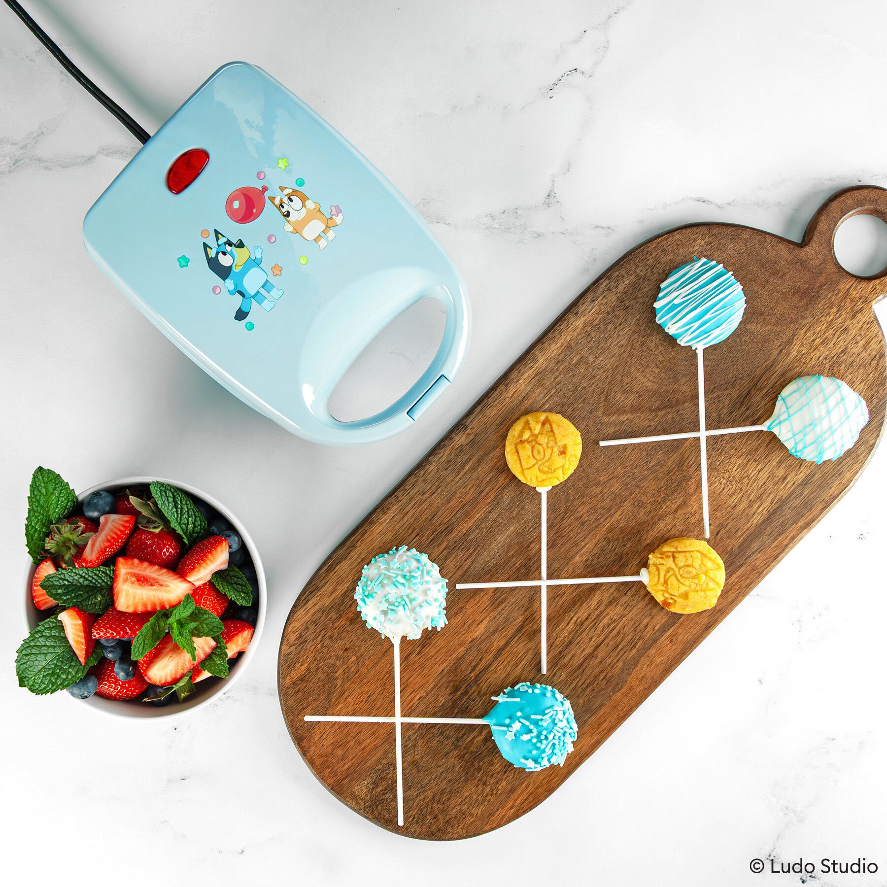 Bluey Cake Pop Maker, BLUE, hi-res image number 0