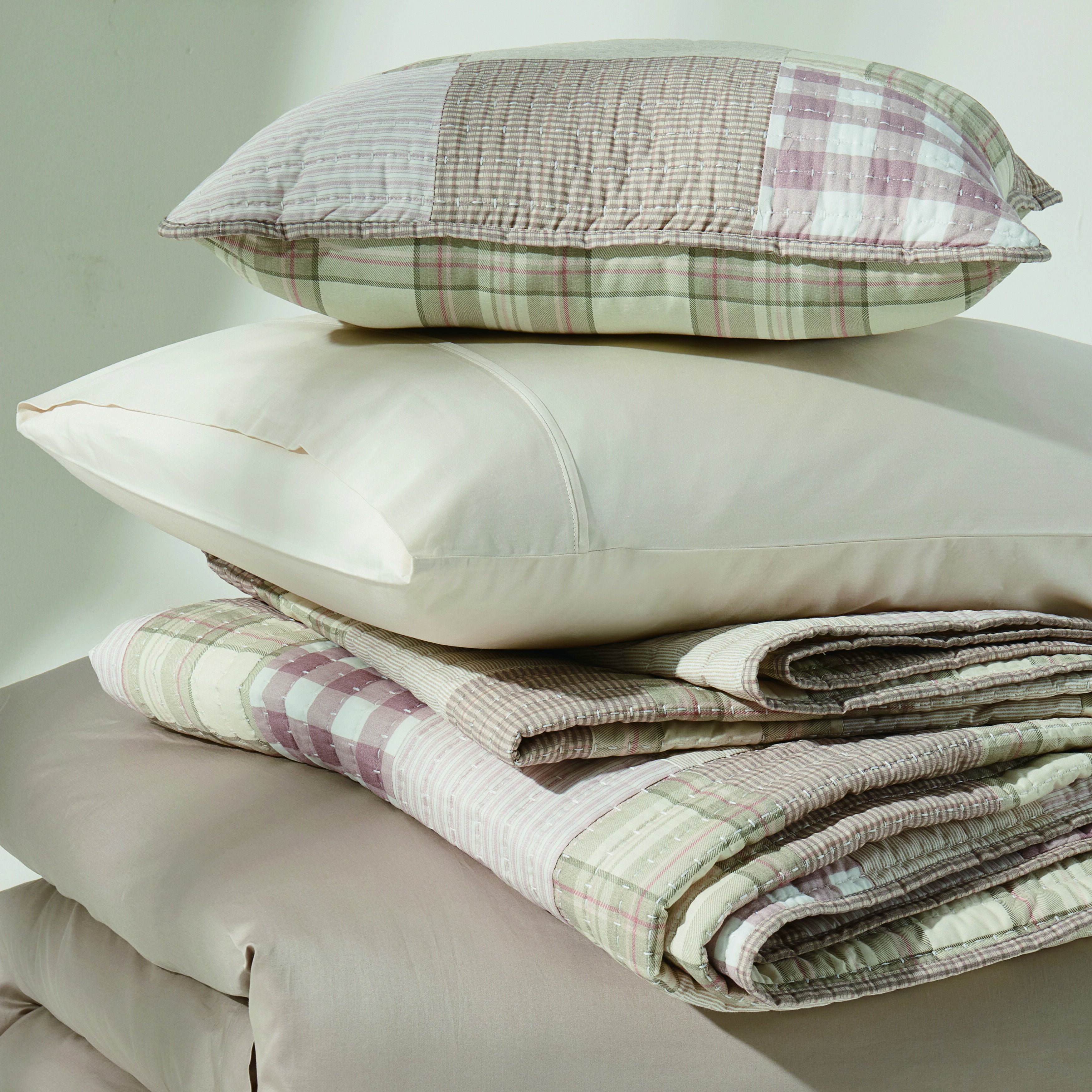 MAYFAIR QUILT KING/CAL KING QUILT, BLUSH, alternate image number 3