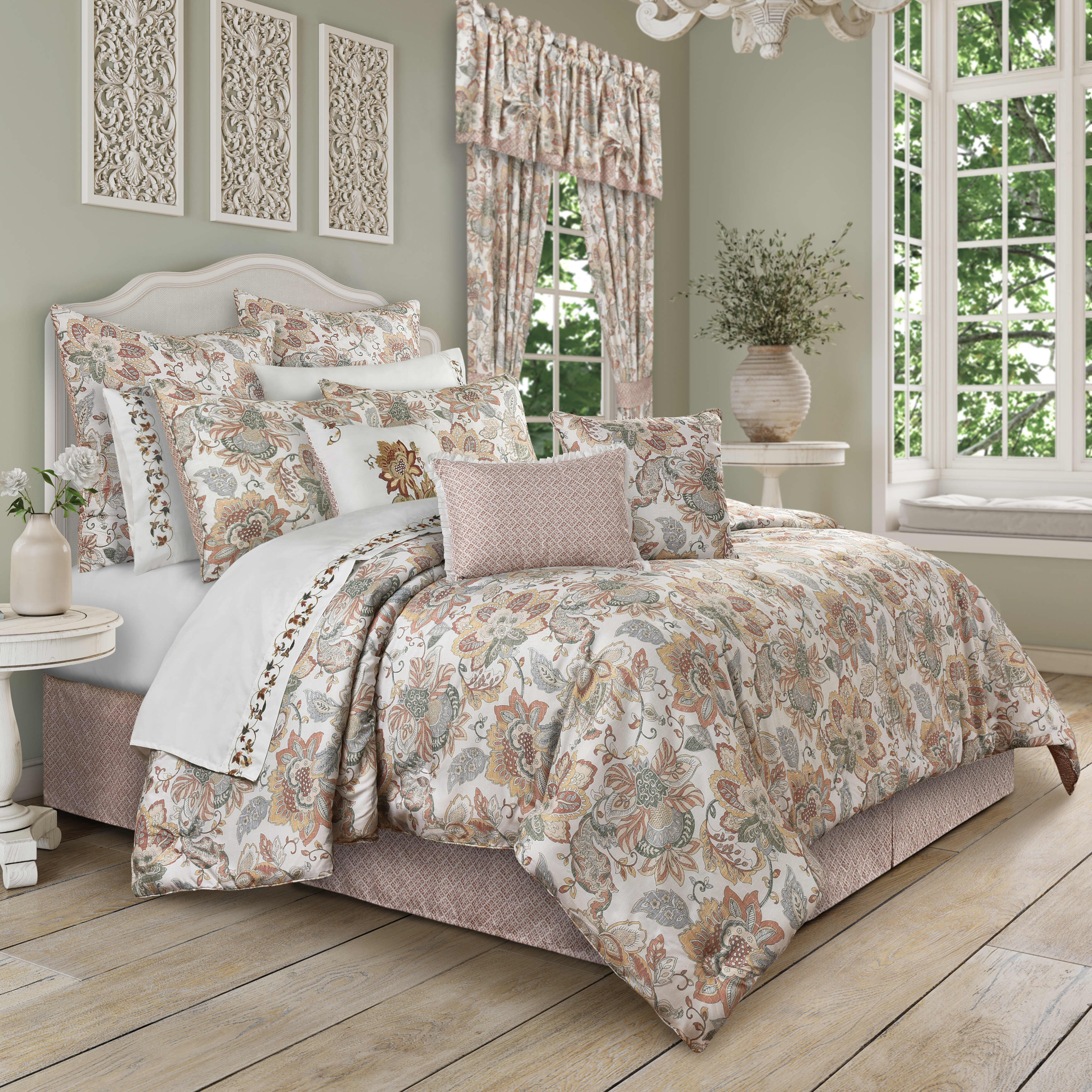 Janessa  Bedding Collection, , hi-res image number 0