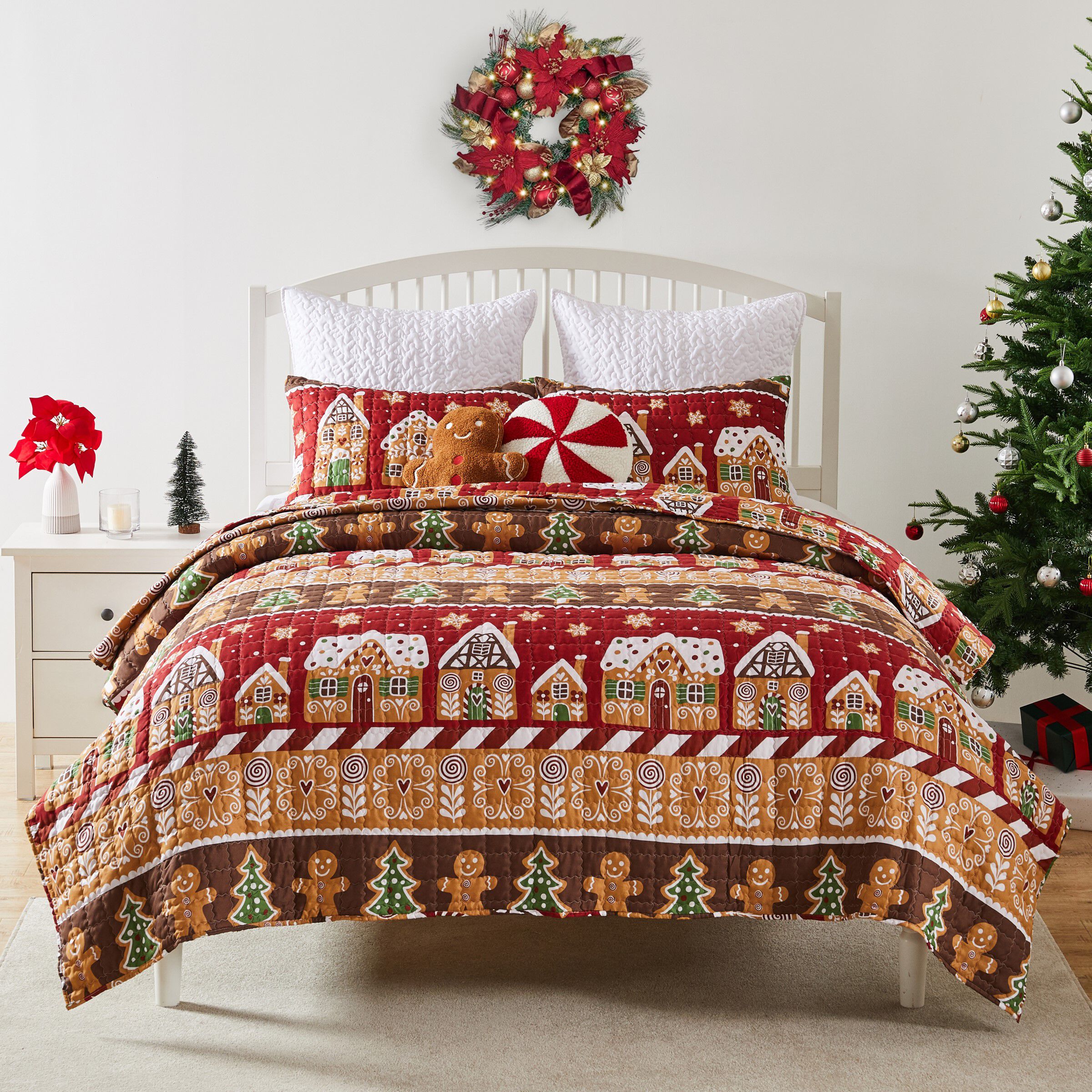 Gingerbread Lane Novelty Holiday Quilt Set, Red, 3-Piece Full/Queen, RED, alternate image number 4