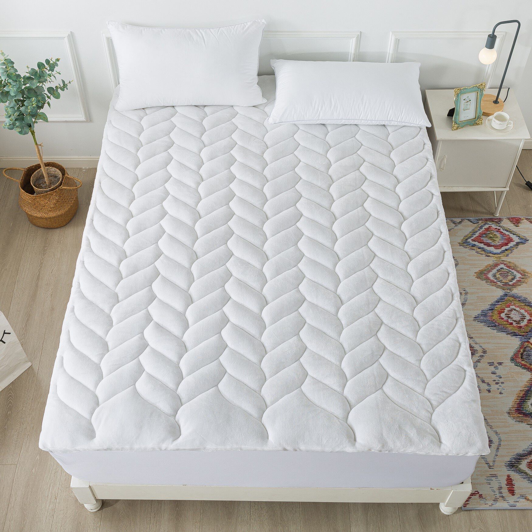 Micro-Mink Down Alternative 1 In. Mattress Topper Mattress Toppers, , alternate image number 4