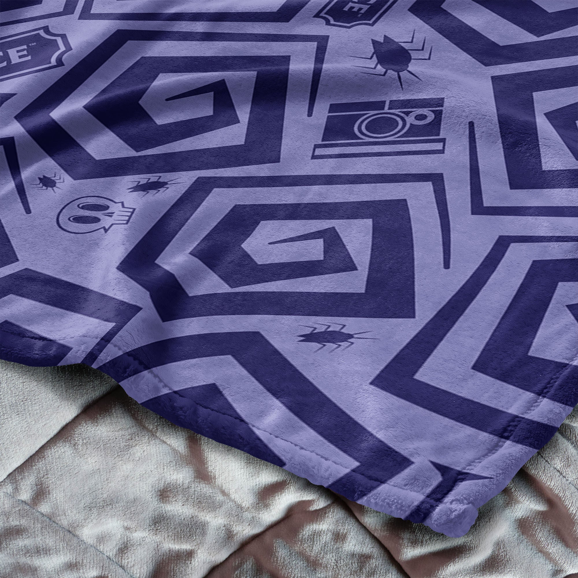 Warner Bros. Beetlejuice Creepy Crawlies Silk Touch Throw Blanket 40X50 Inches, PURPLE, alternate image number 4