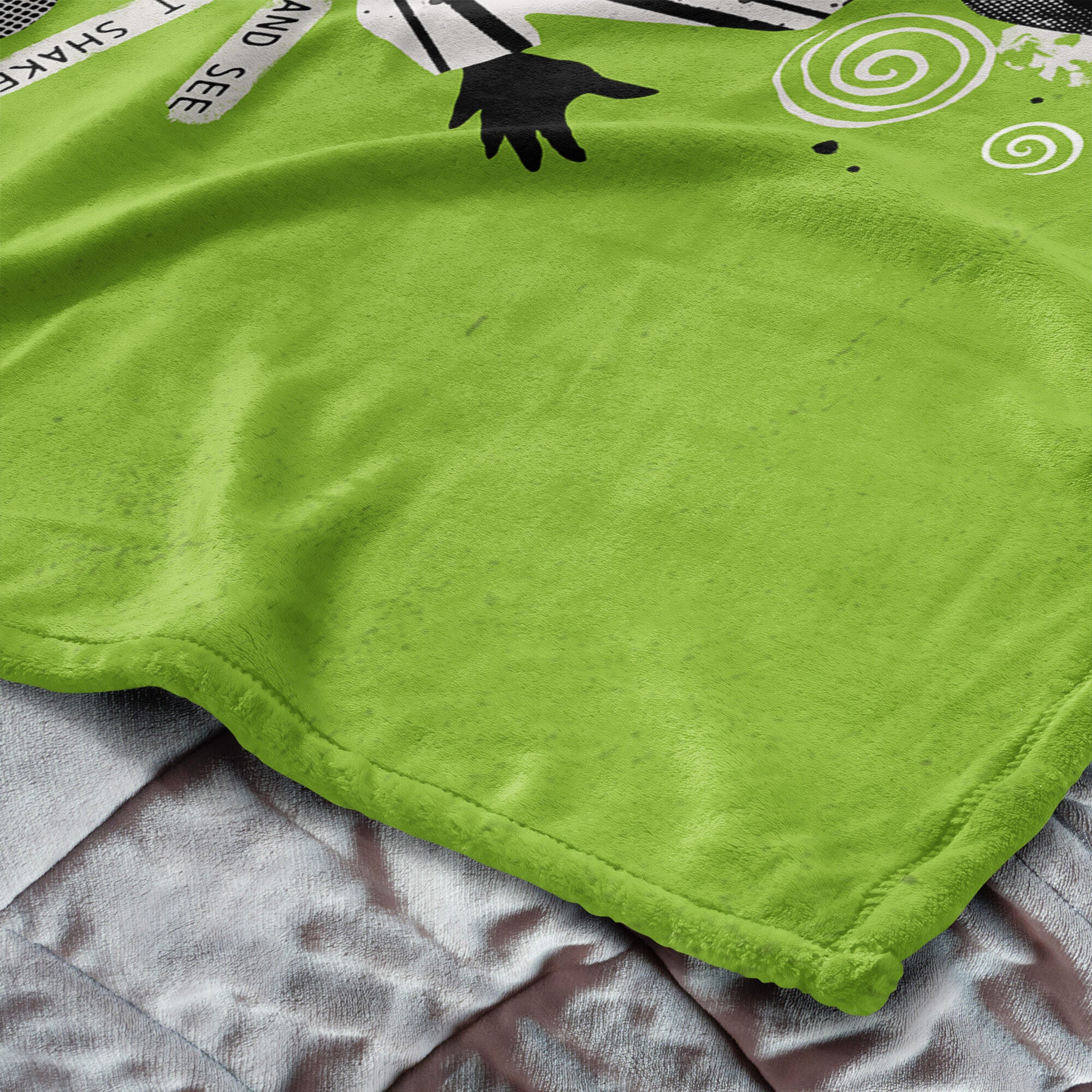 Warner Bros. Beetlejuice Juice Is Loose Silk Touch Throw Blanket 40X50 Inches, GREEN, alternate image number 4