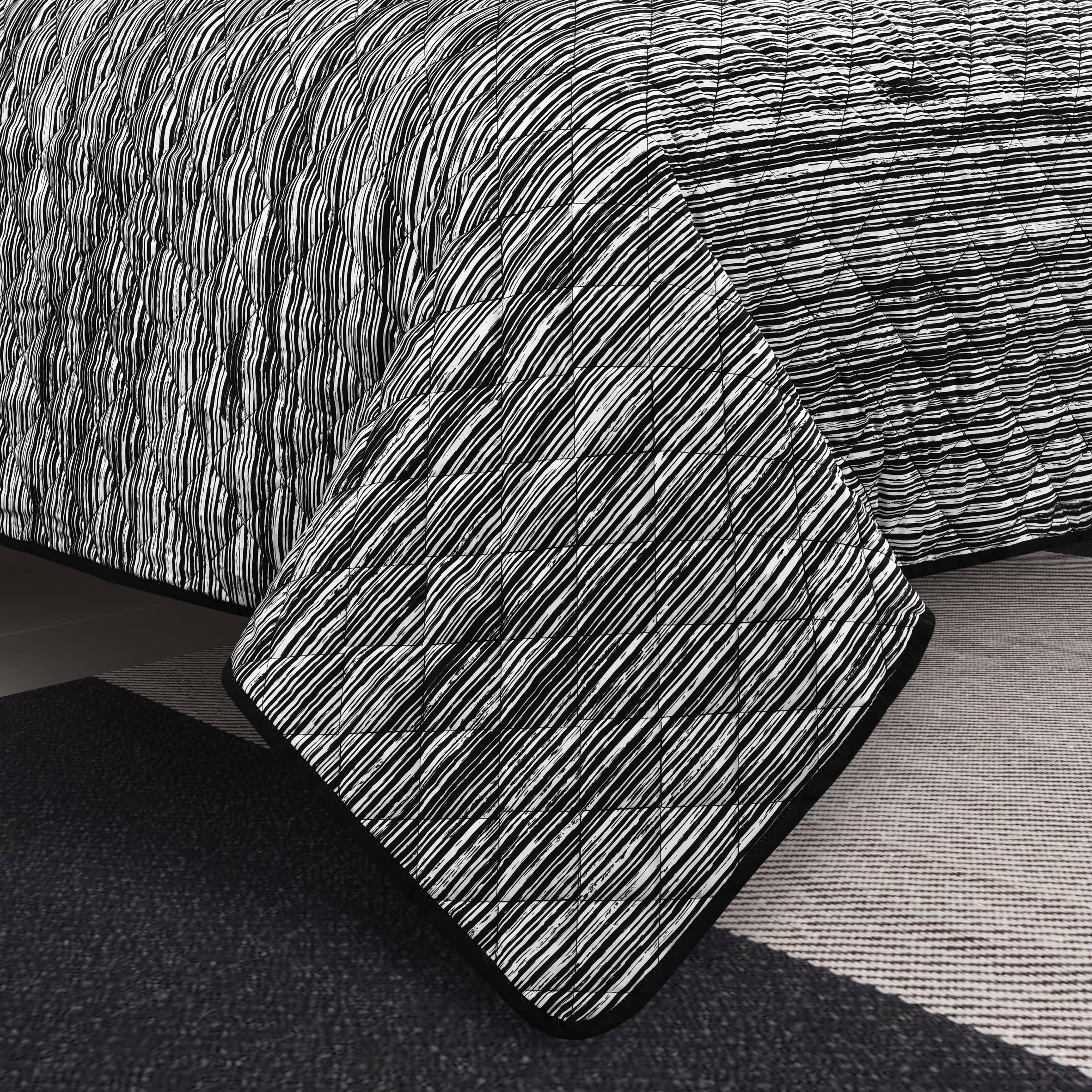 Dalton Black 3 Piece Quilt Set, BLACK, alternate image number 1