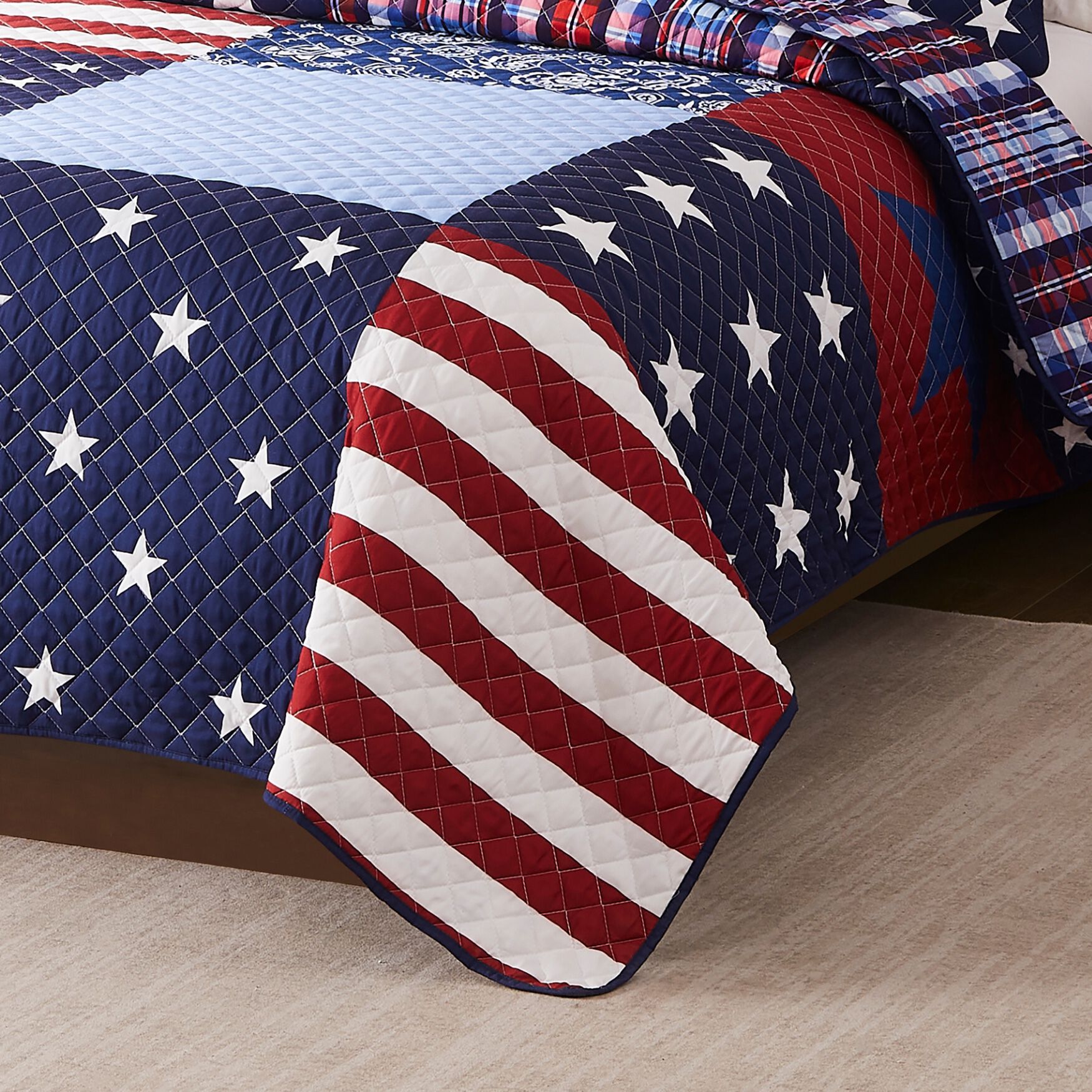 Americana Patchwork Quilt Set, , alternate image number 2