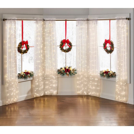 Set Of 3 Cordless Pre-Lit Mini Christmas Wreaths, , alternate image number null