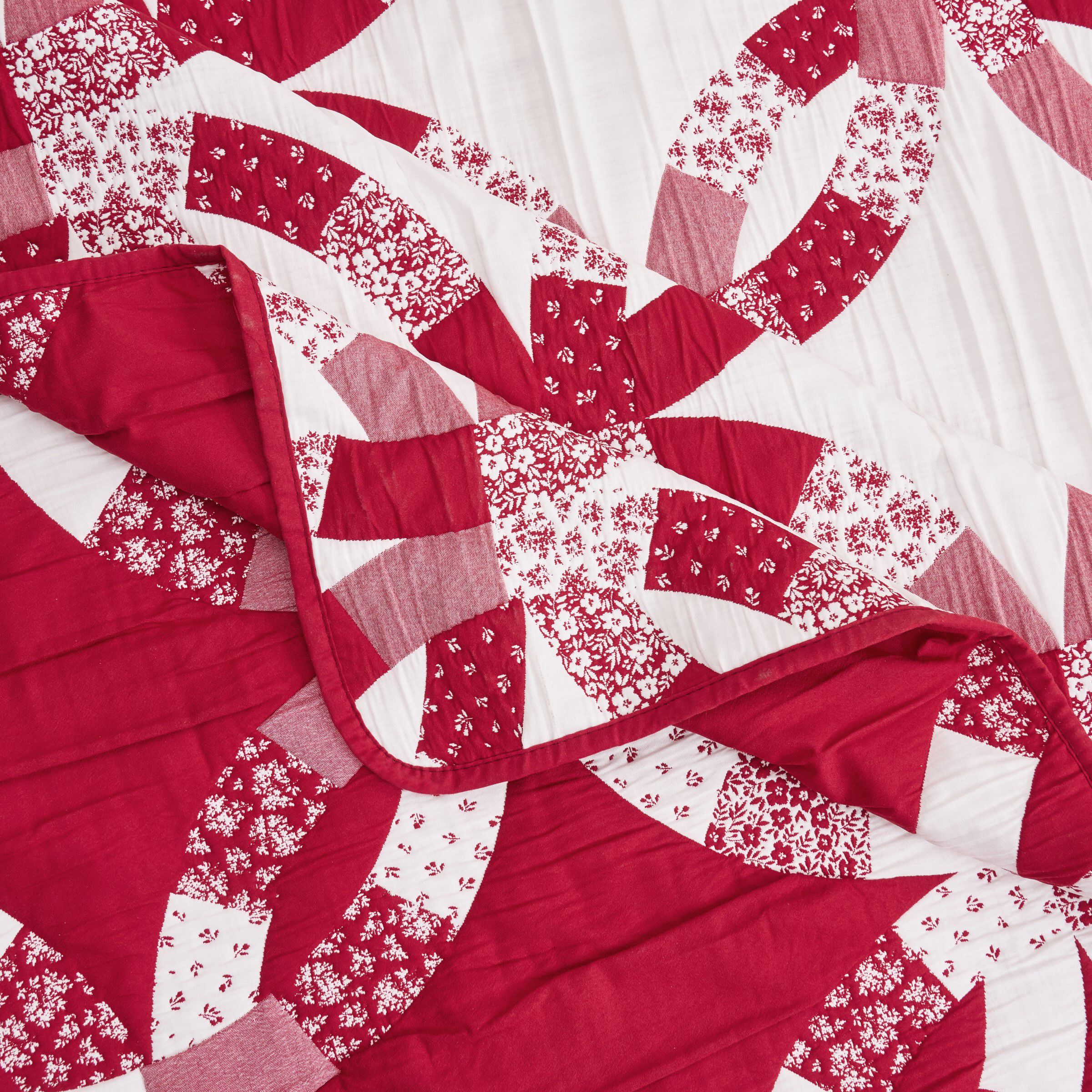 Wedding Ring Traditional Reversible Throw Blanket, RED, alternate image number 3