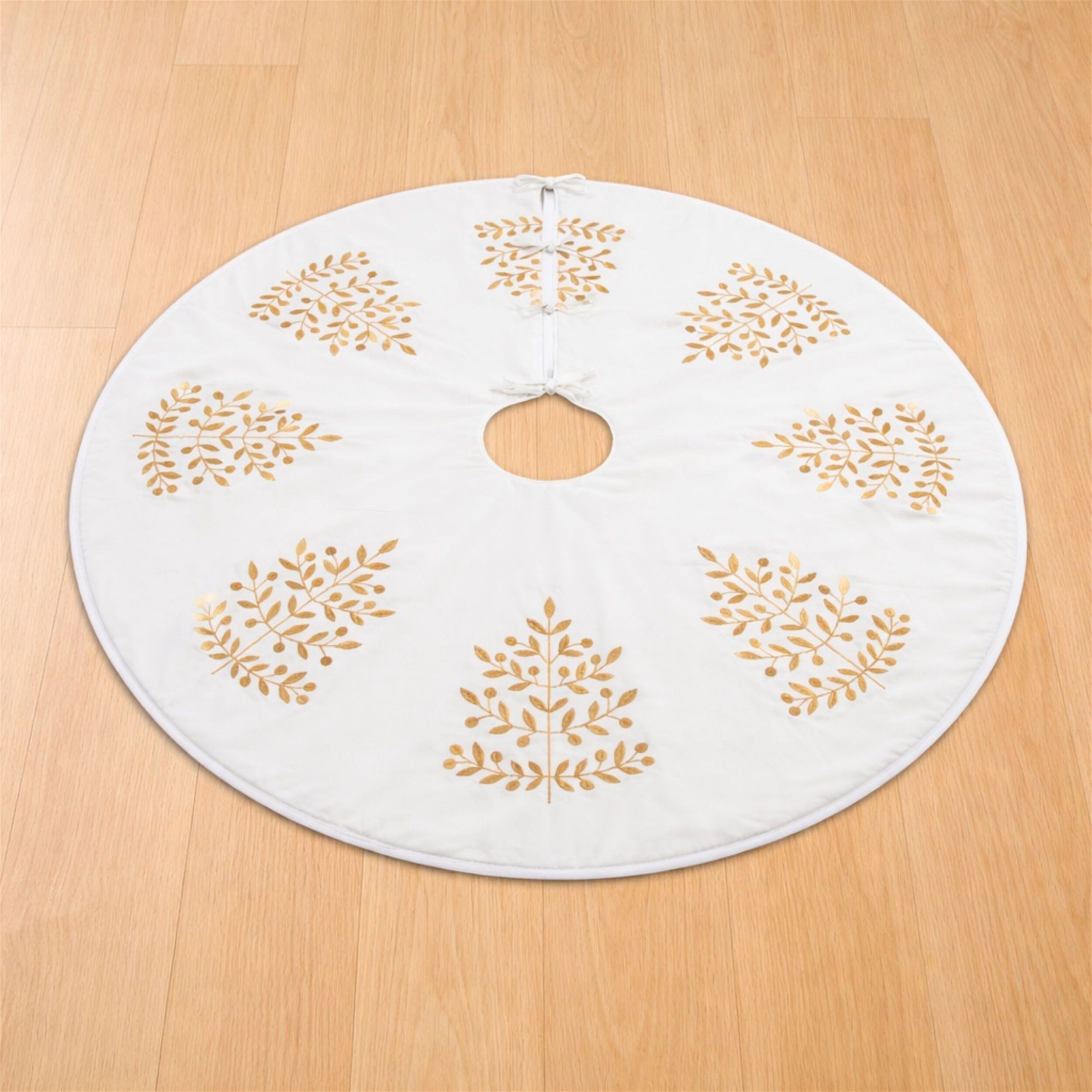 Metallic Leaf Christmas Tree Skirt 48 inchesD, WHITE GOLD, alternate image number 2