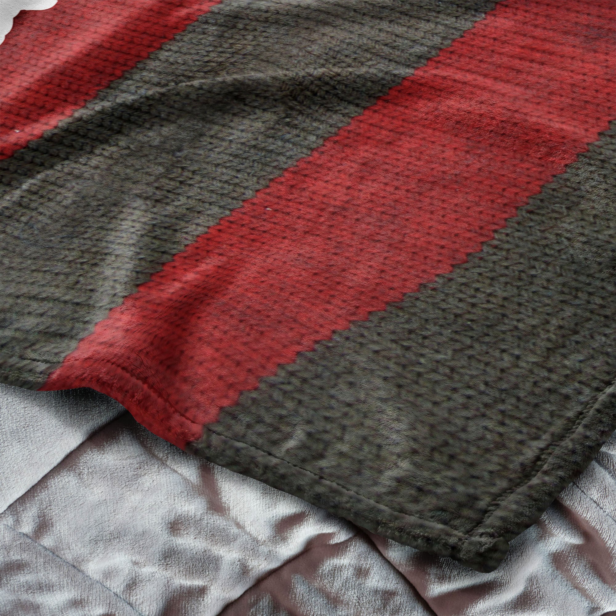 Warner Bros. Nightmare on Elm Street Sweater Silk Touch Throw Blanket 40X50 Inches, ELM STREET, alternate image number 4