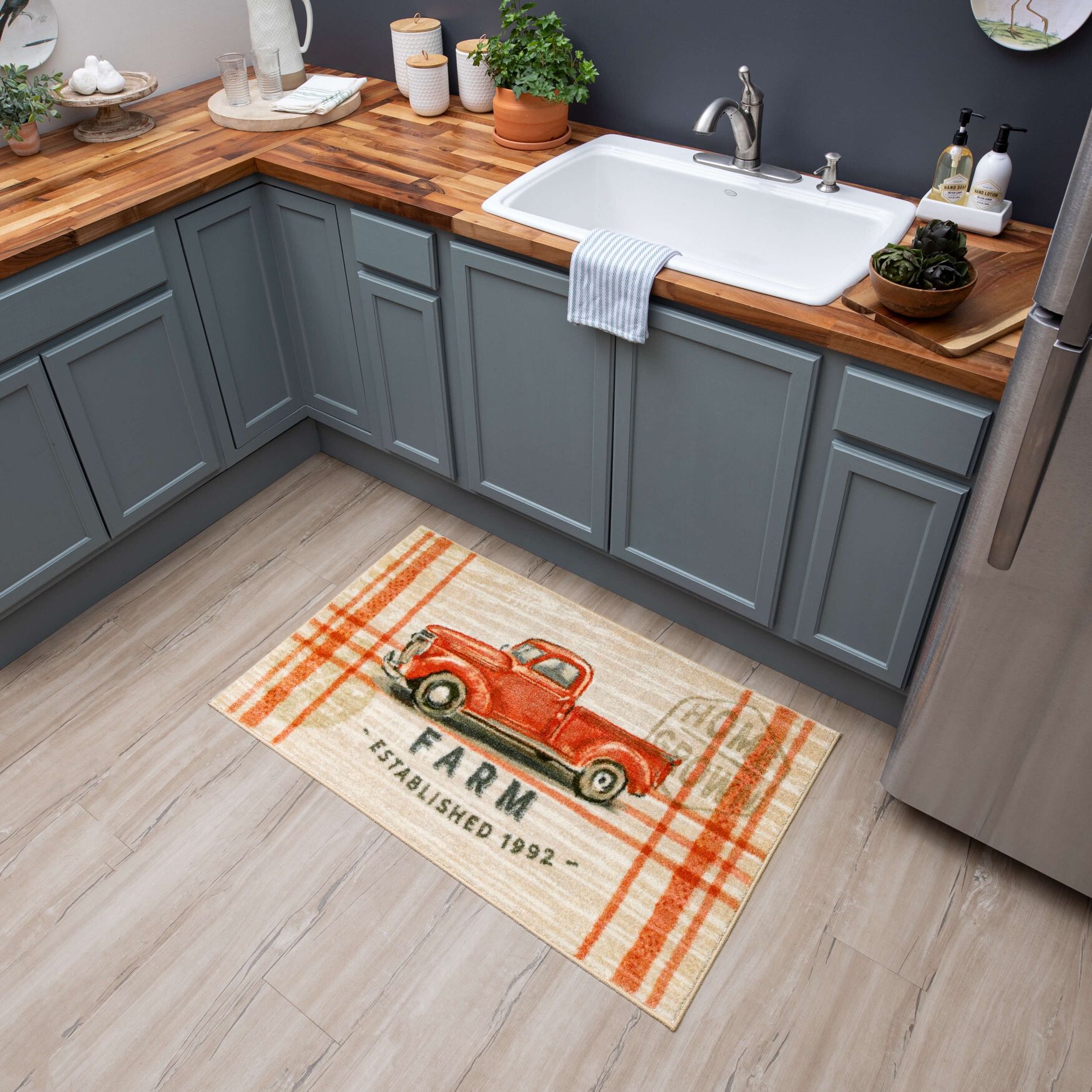 Farmhouse Frame Kitchen Rug, , alternate image number 5