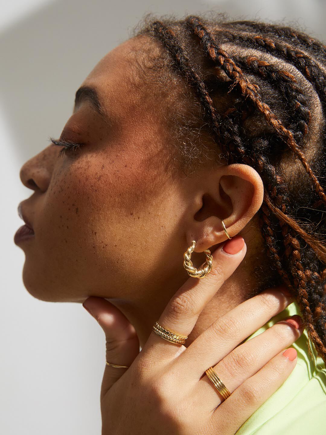 Twisted Hoop Earrings - Paris, GOLD, alternate image number 3