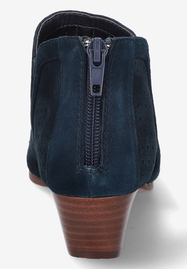 Remy Sandals, , on-hover image number null
