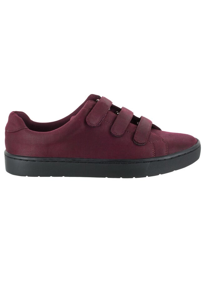 Strive Sneakers by Easy Street®, , alternate image number null