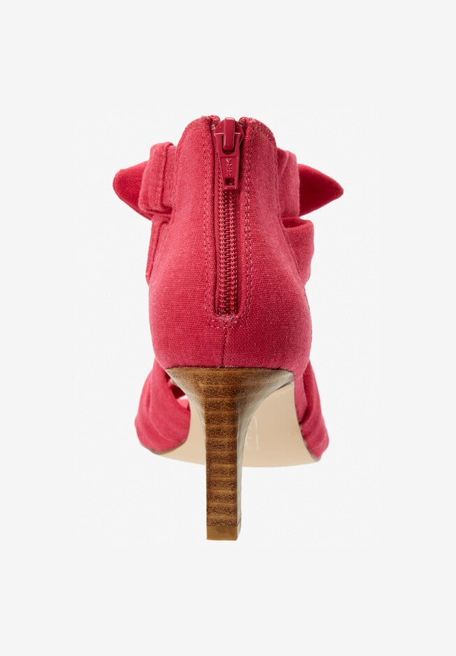 The Hazel Sandal by Comfortview®, , on-hover image number null