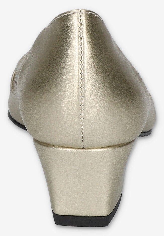 Giana Pump, , on-hover image number null