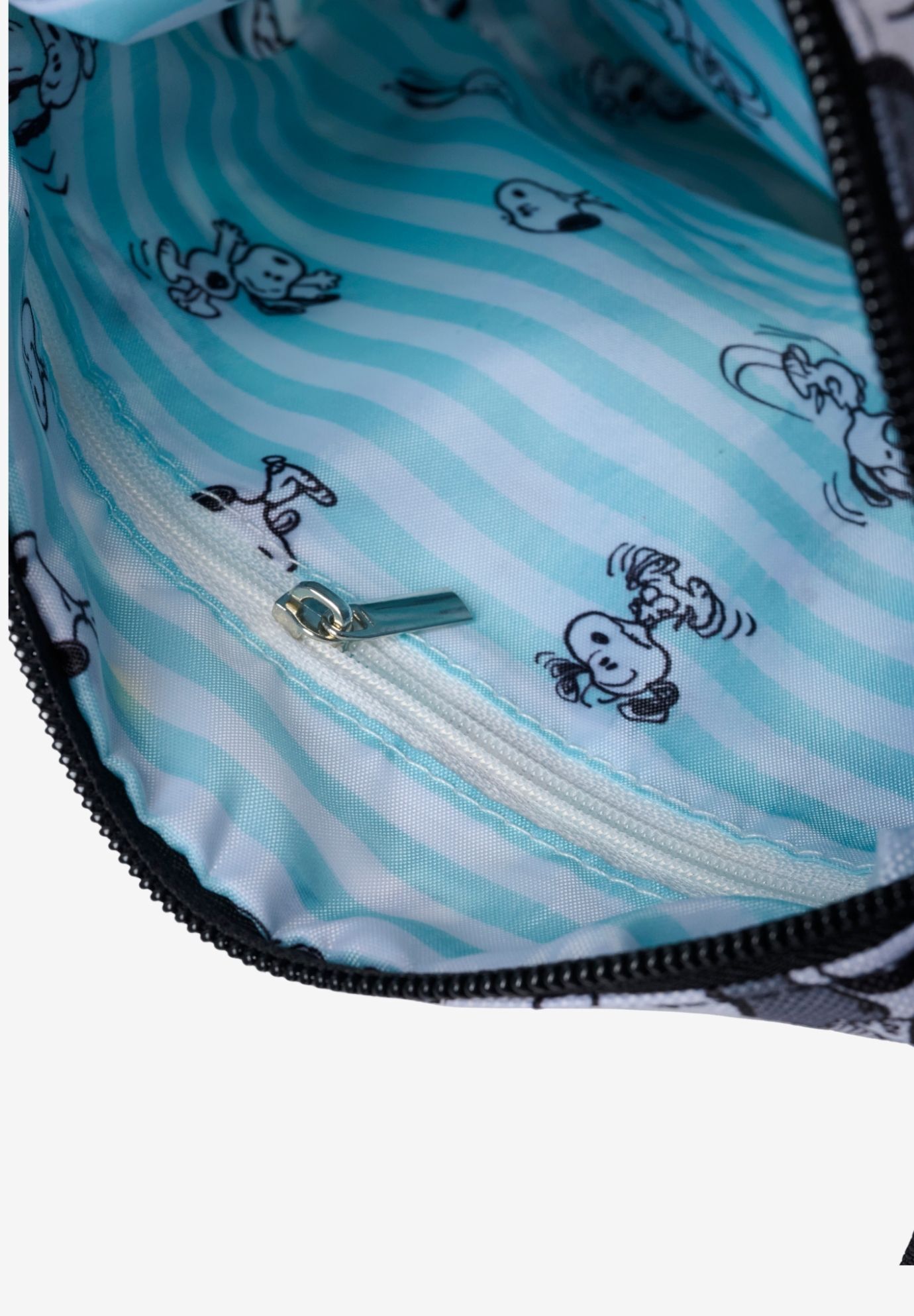 Women's Snoopy Passport Bag Travel Crossbody Purse Woodstock Passport Bag Gray, GRAY, alternate image number 4