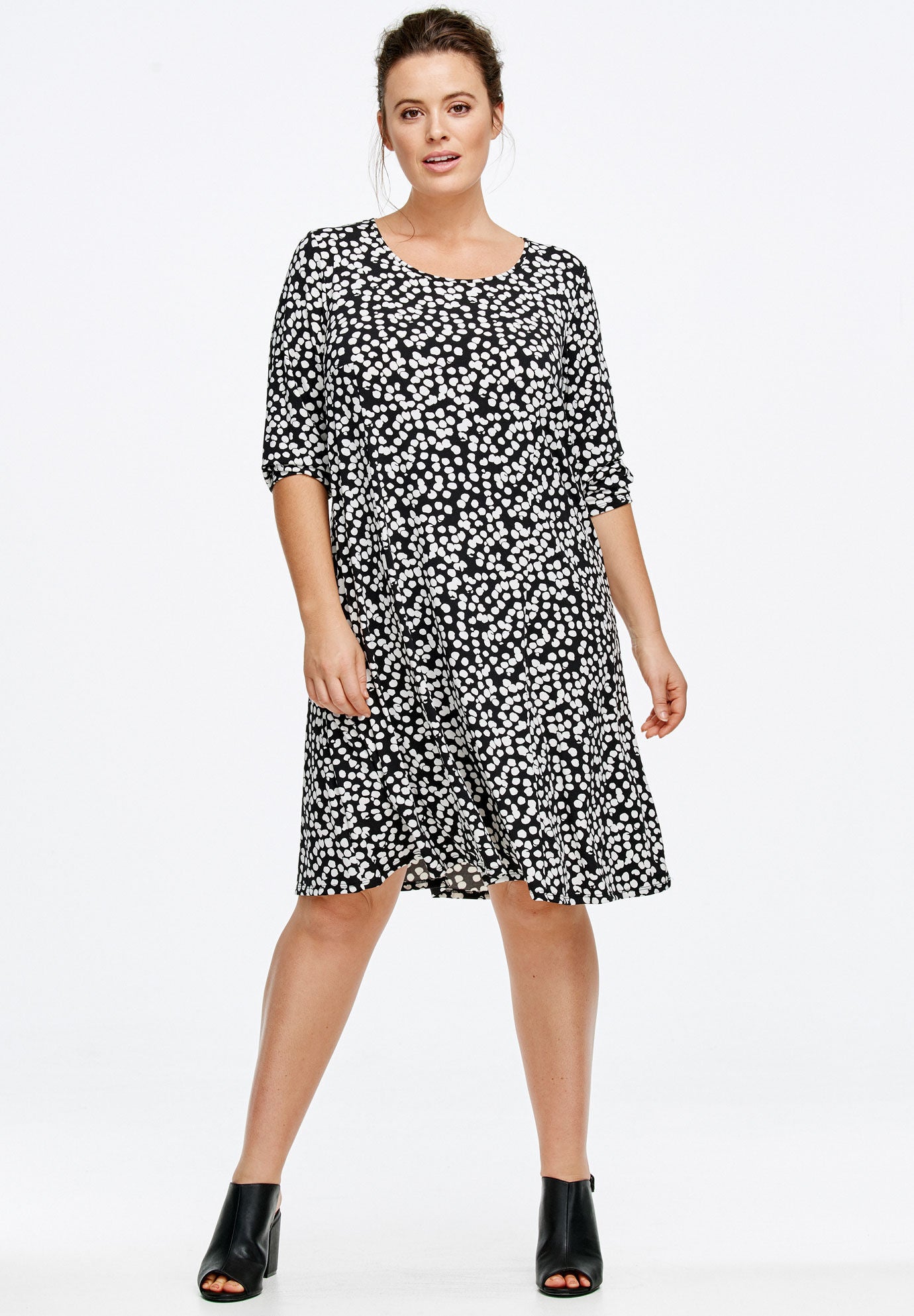 androgynous professional clothing