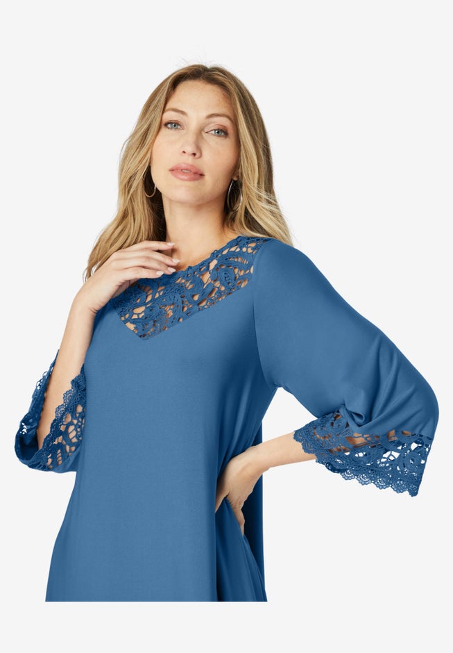Plus Size Lace Cutout Fit and Flare Dress image number 3