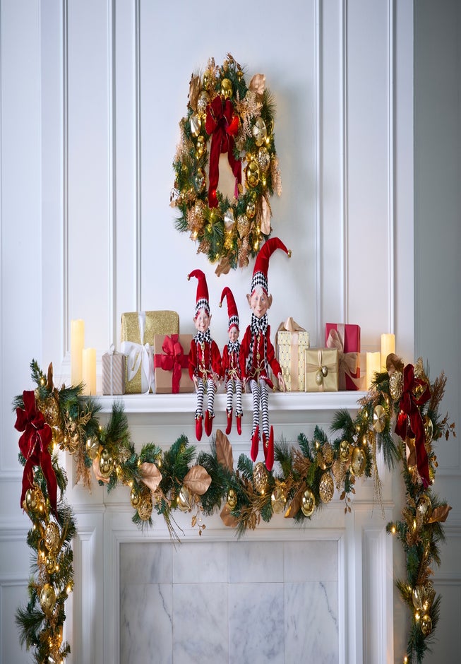 PRE-LIT REGAL 24" Wreath image number 2