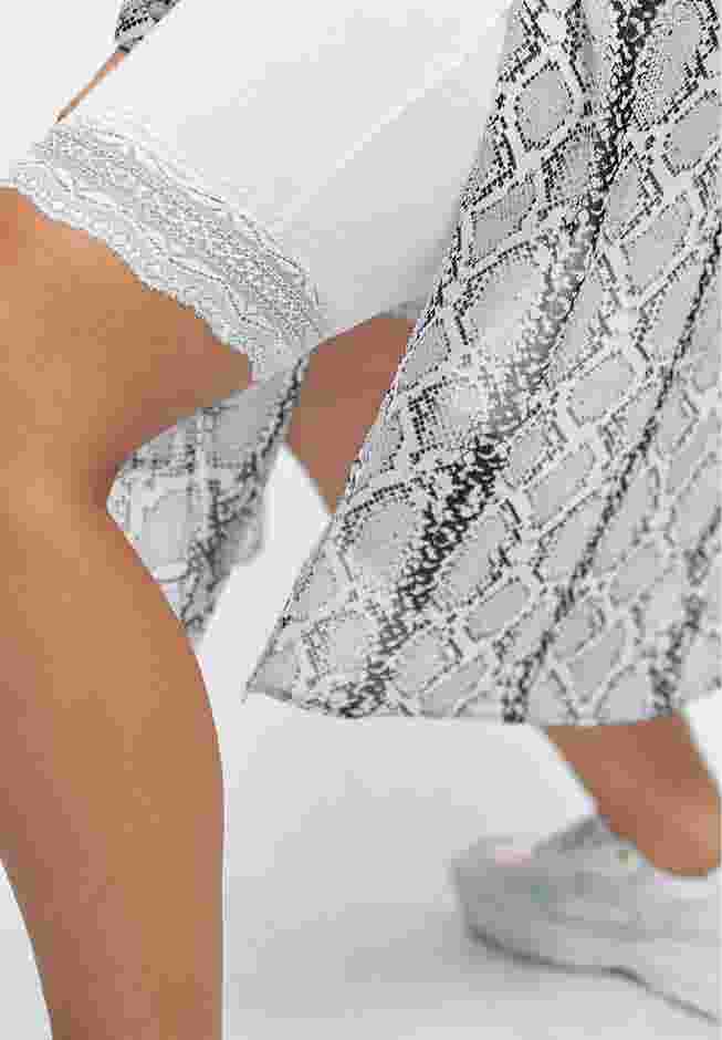 Lace Hem Bike Shorts image number 2