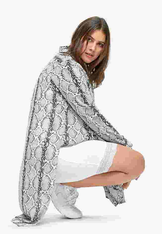 Lace Hem Bike Shorts image number 3