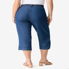 Plus Size Easy-Wear Straight Leg Capri image number null
