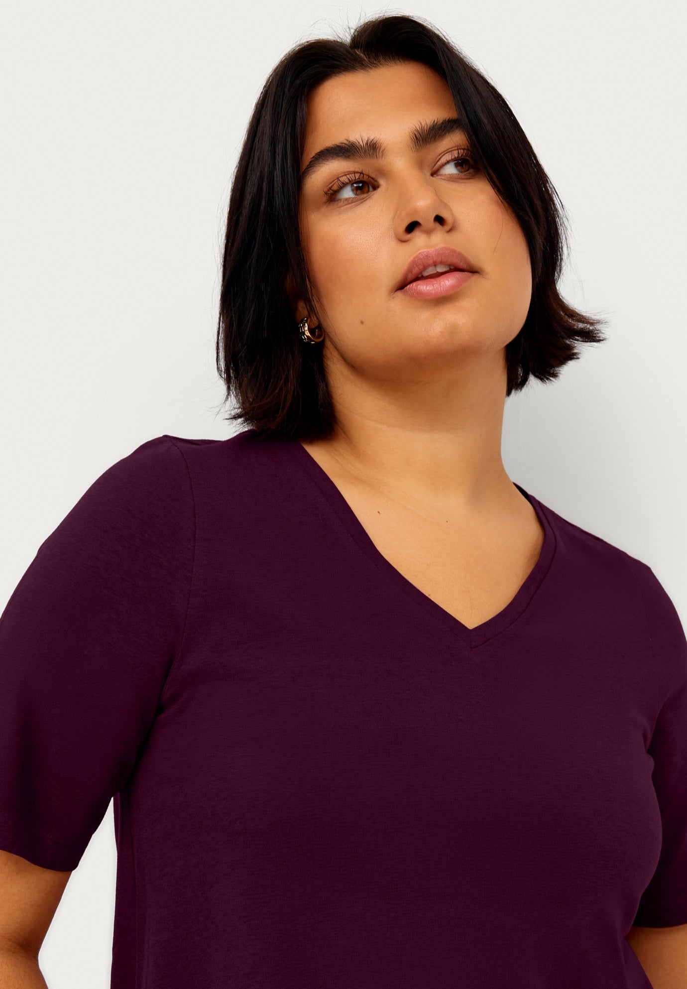 Stretch Knit V-neck Short Sleeve Tunic image number 2