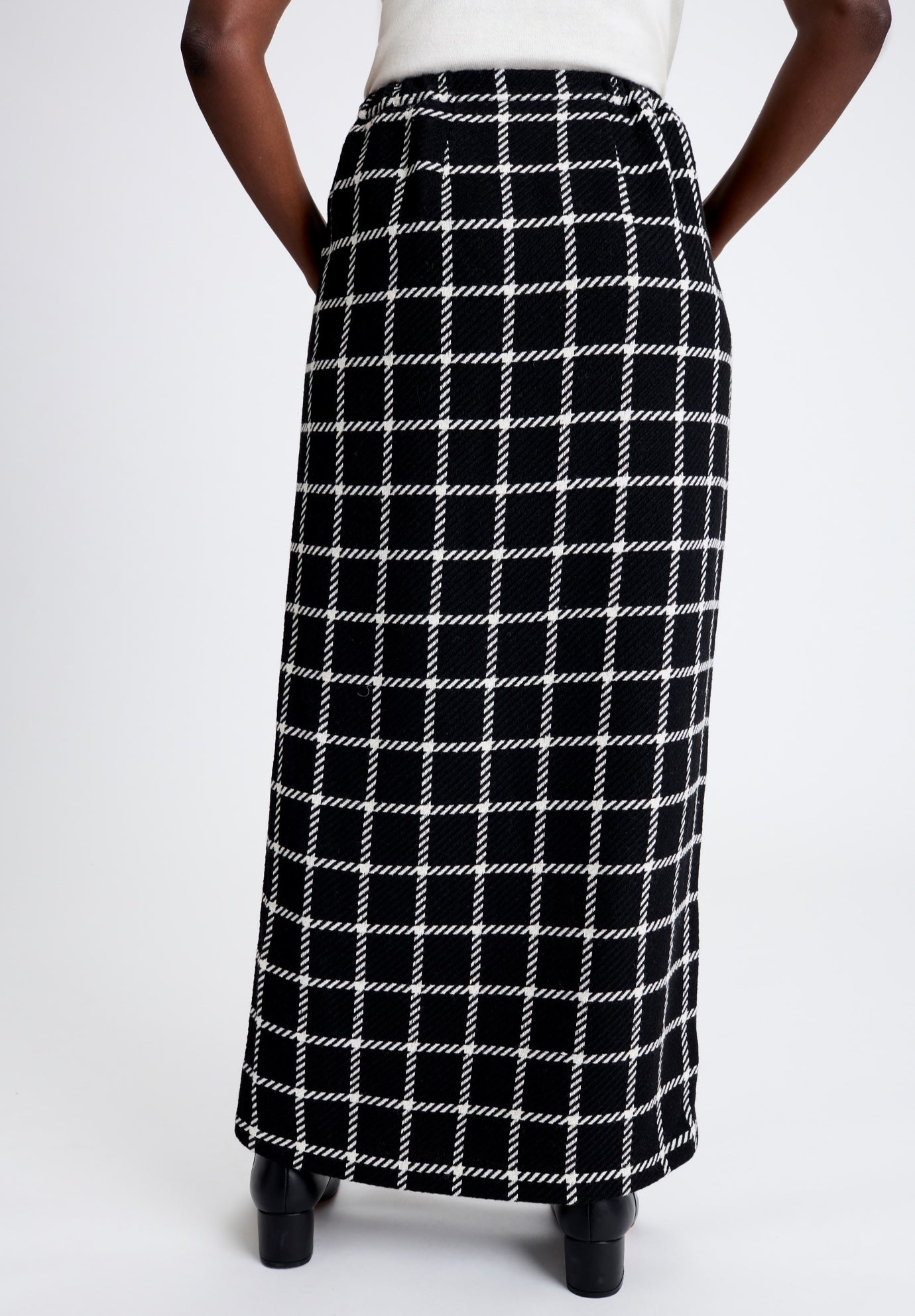 Side-Button Wool Skirt image number 3