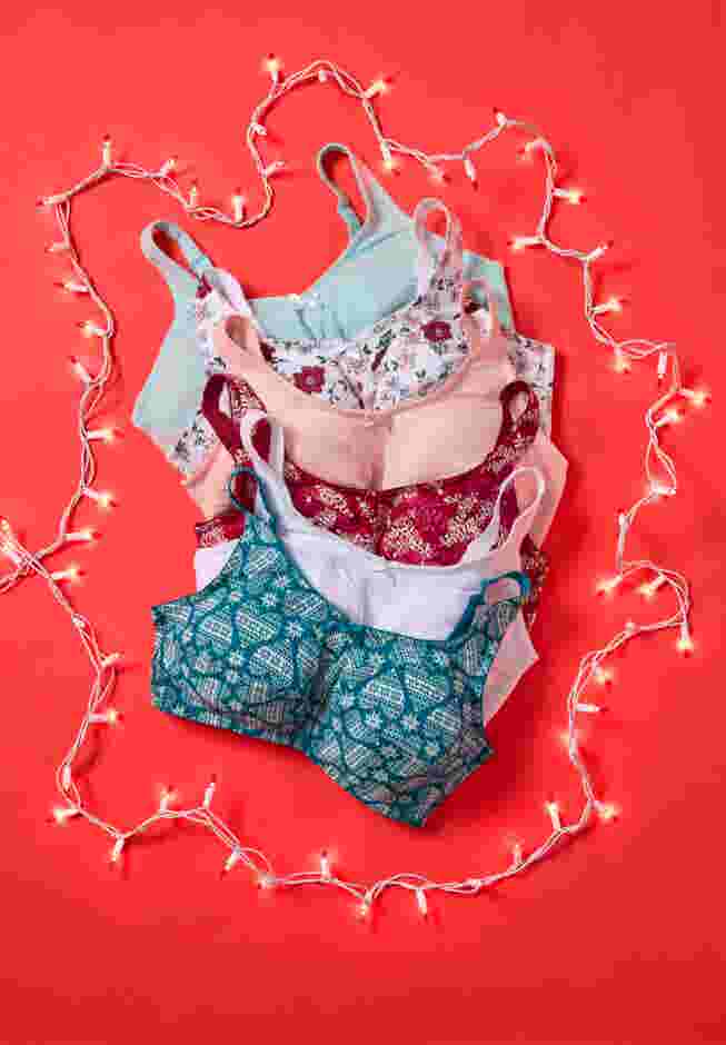 Cotton Back-Close Wireless Bra image number 11