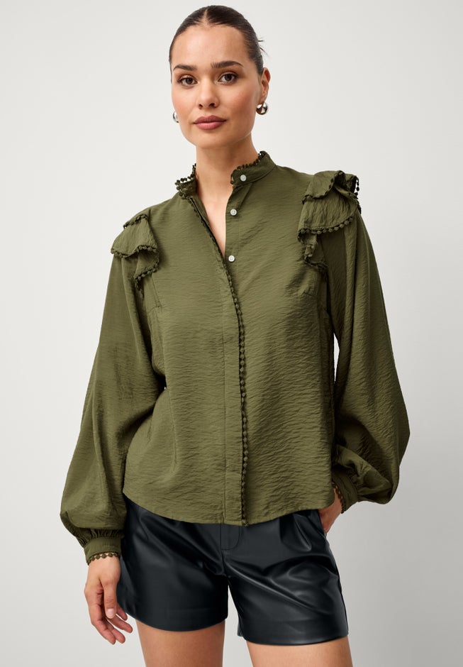 Pleat Front Faux Leather Short image number 3