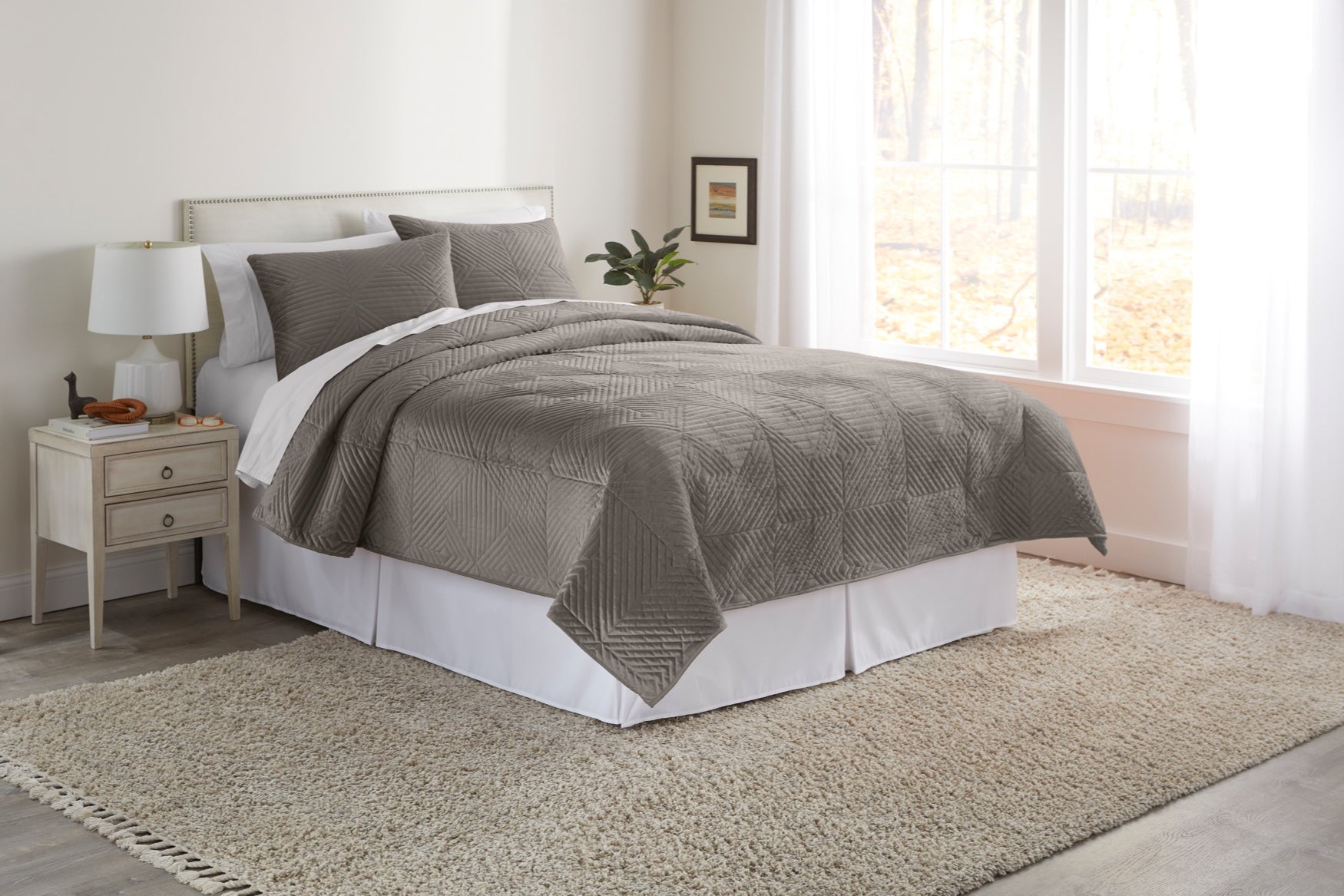 Geo Diamond Velvet Quilt image number 0