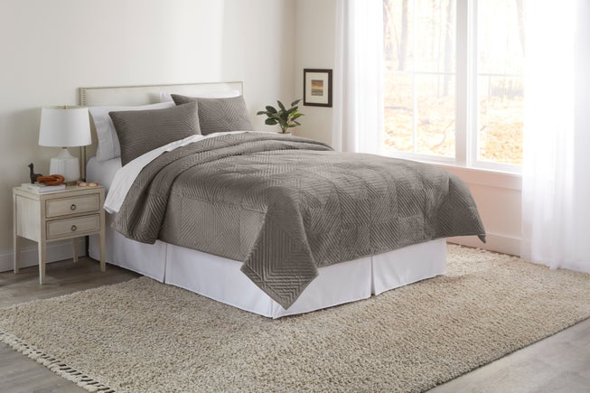 Geo Diamond Velvet Quilt image number 0