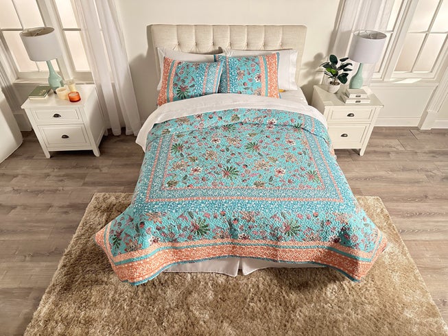 Jacobean 3-Pc. Quilt Set image number 1