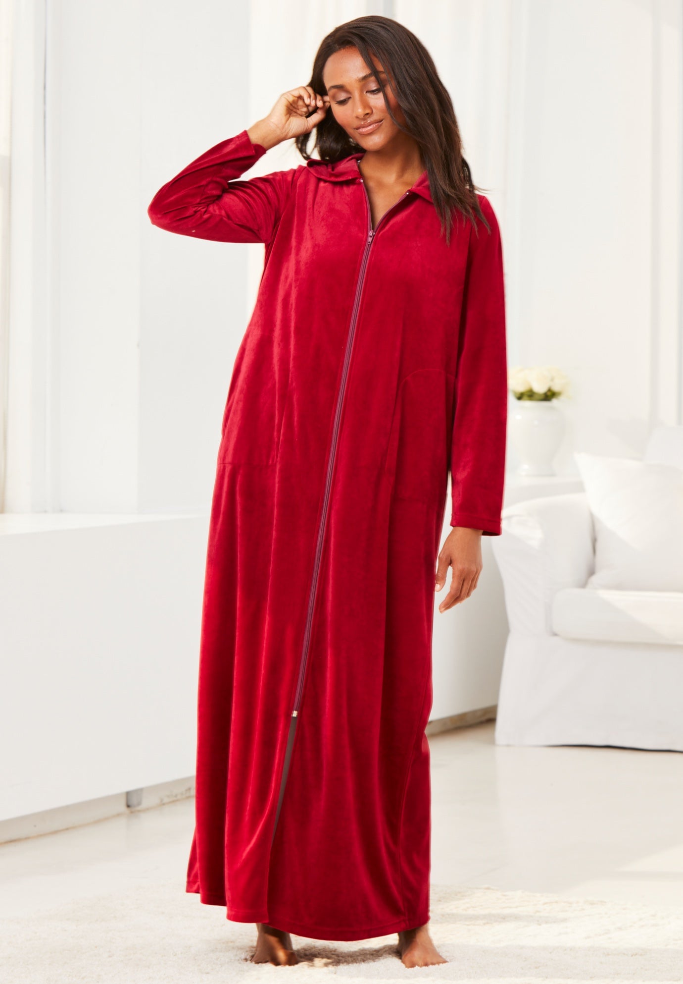 Dreams & Co&reg; Hooded Velour Robe image number 3