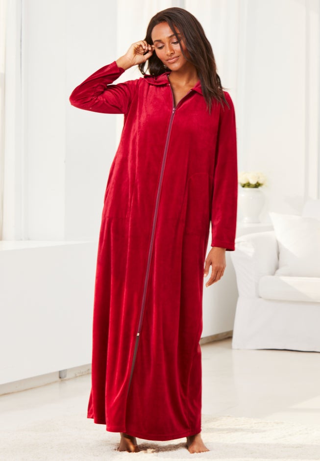 Dreams & Co&reg; Hooded Velour Robe image number 3