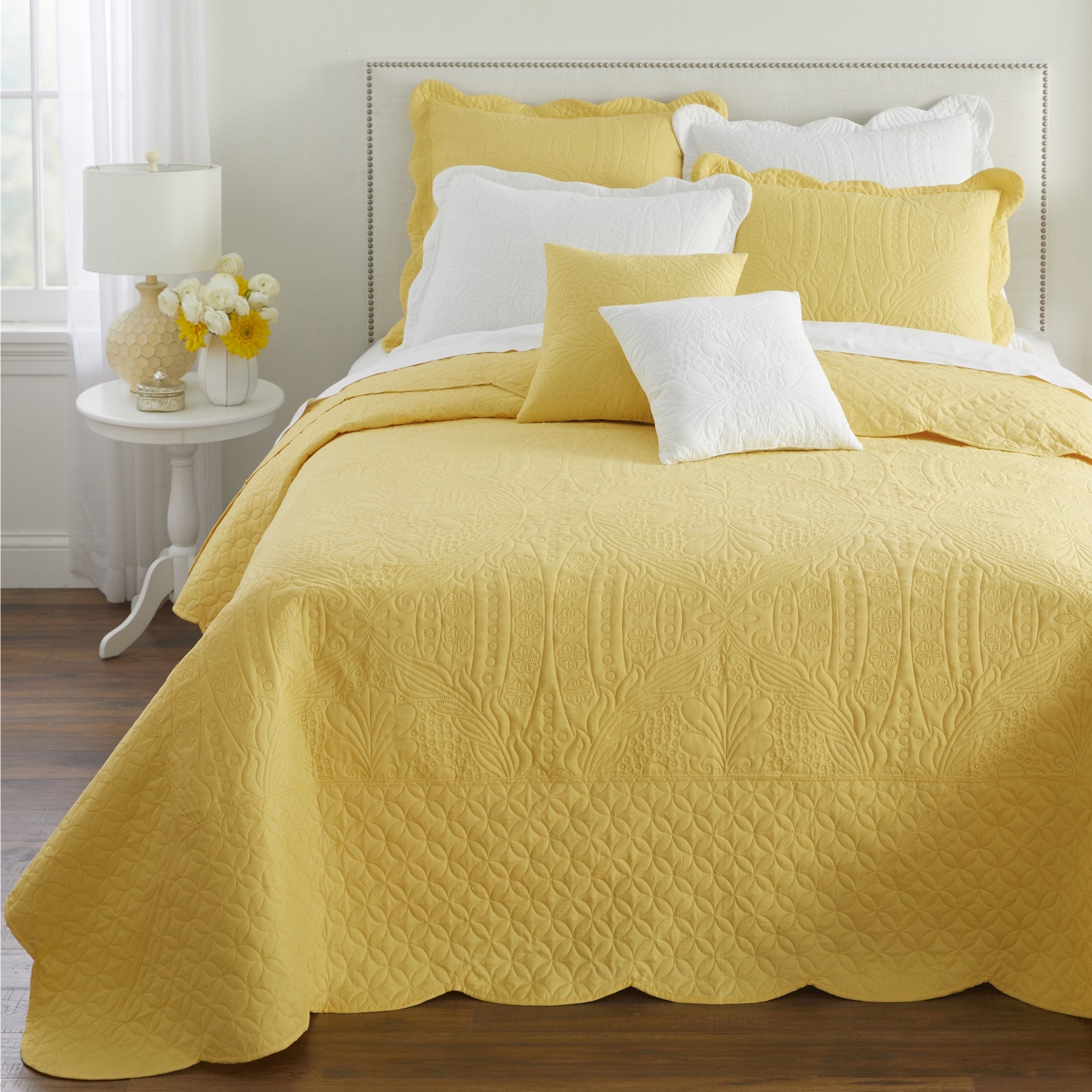 Lily Damask Bedspread image number 0