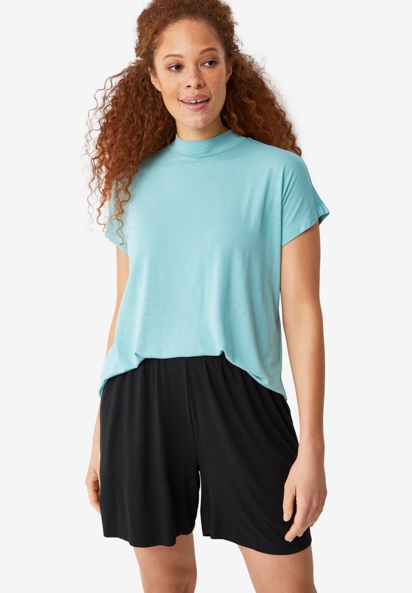 Soft Knit Shorts With Pockets image number 0