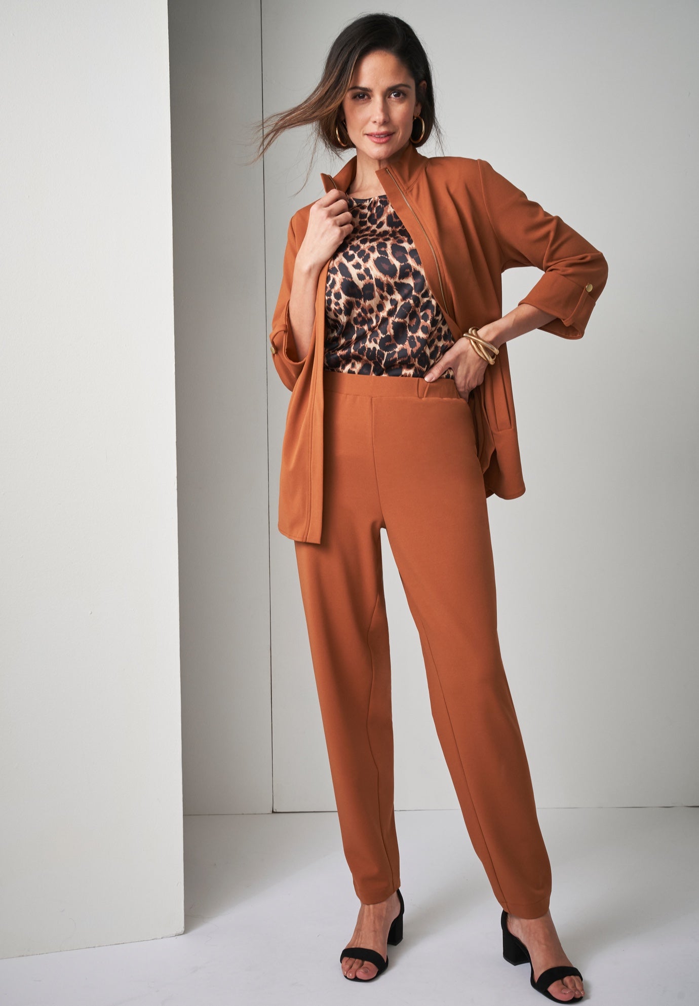 Knit Crepe Winged Collar Set image number 4