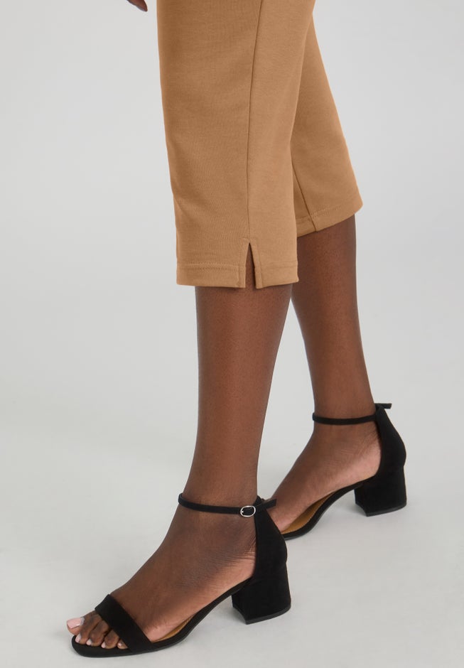 Soft Ease Cotton Knit Capri image number 3
