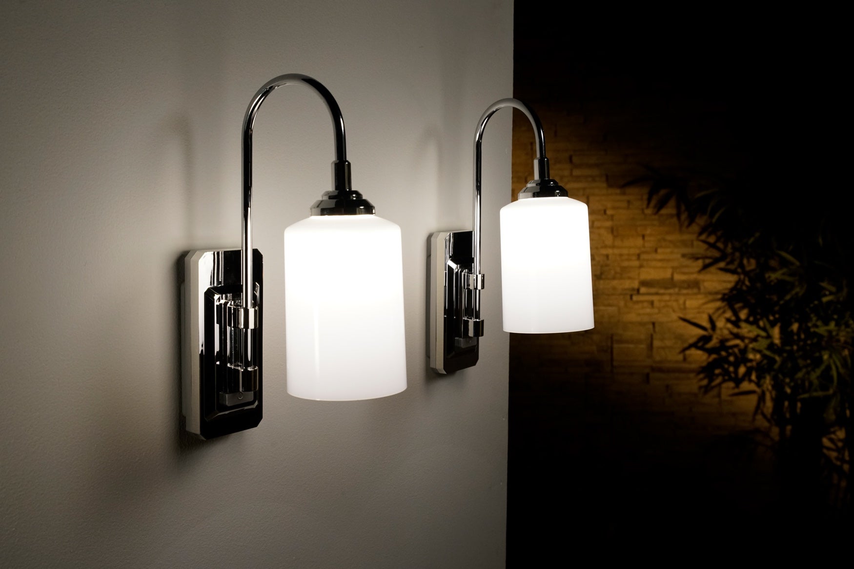 Smart Sconce&trade; Wireless Wall Light image number 4