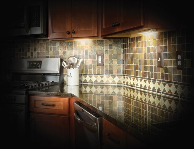 Sensorbrite™ Slimbeam + Under Cabinet With Charging Dock, Pack of 2 image number 3