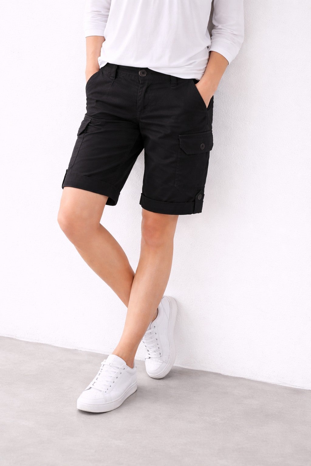 Stretch Mid-rise Cargo Convertible Bermumda Shorts image number 0