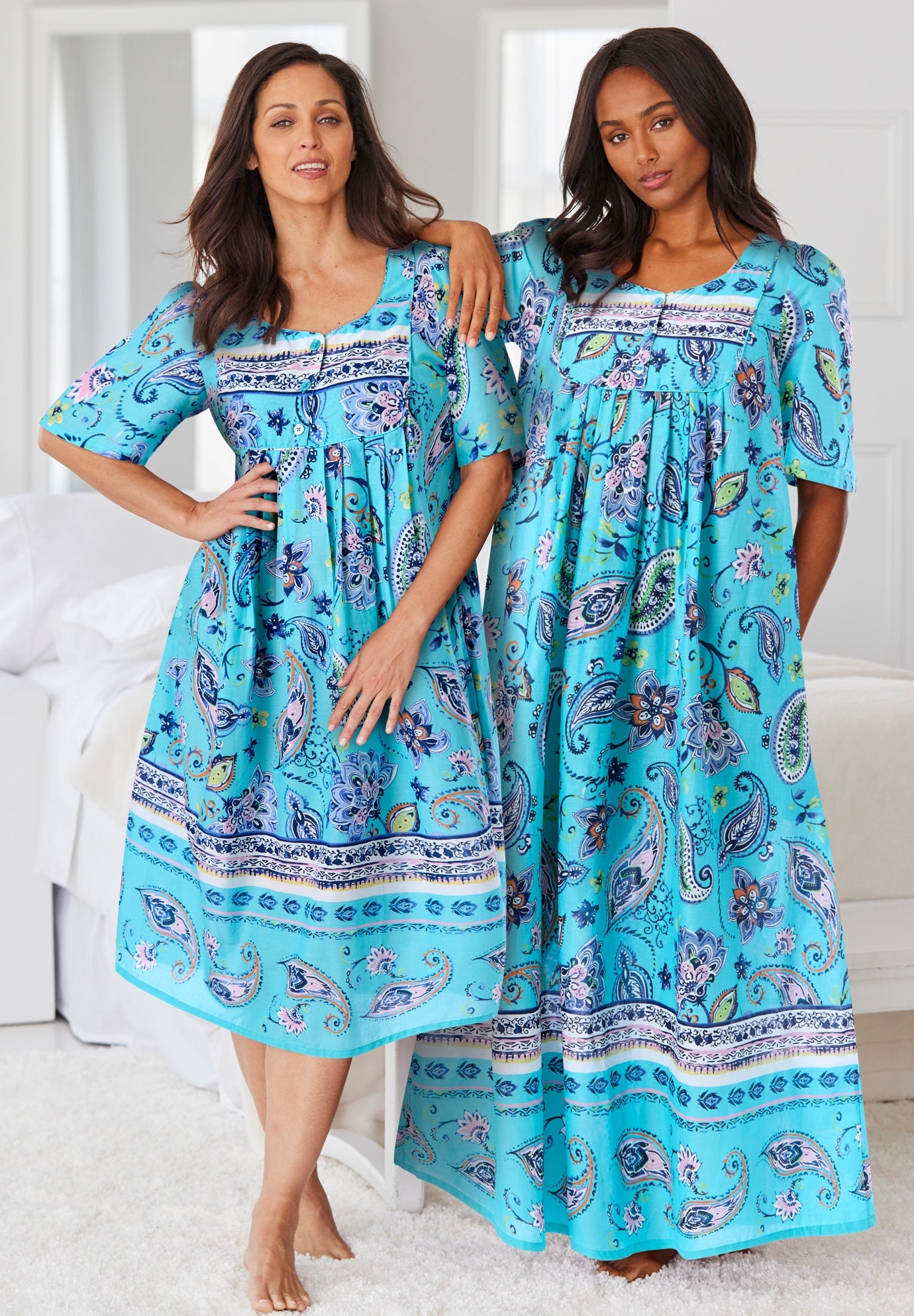 Bib Front Lounger image number 4