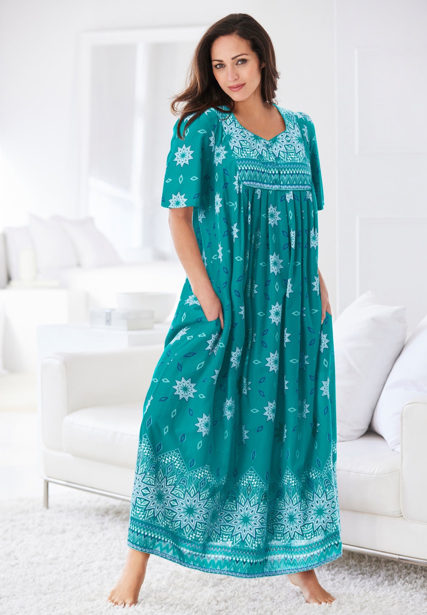 Bib Front Lounger image number 0