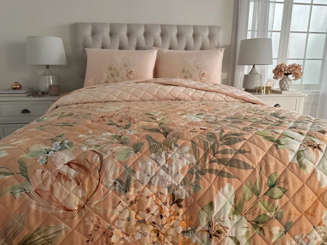 Franchine Quilt Set image number 1